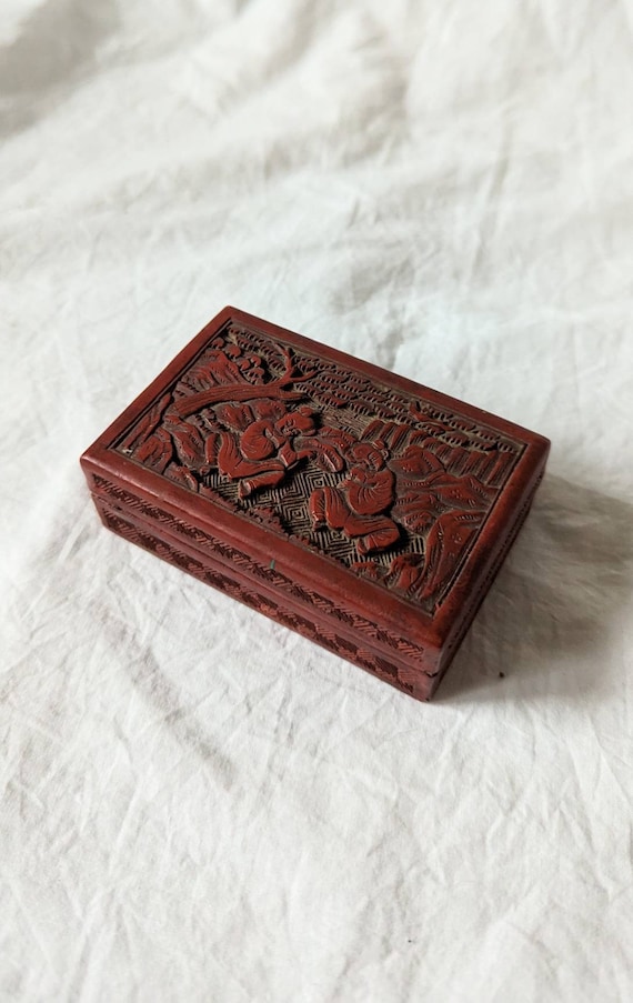 19th century Chinese cinnabar carved lacquer box