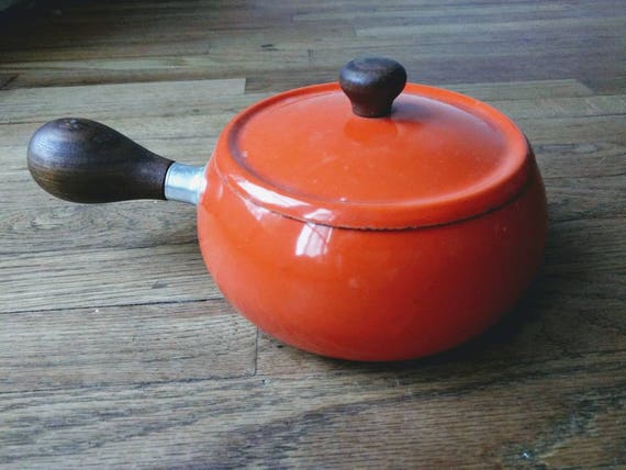 VINTAGE ORANGE ENAMEL CAST IRON SAUCE POT WTH WOD HANDLE FROM