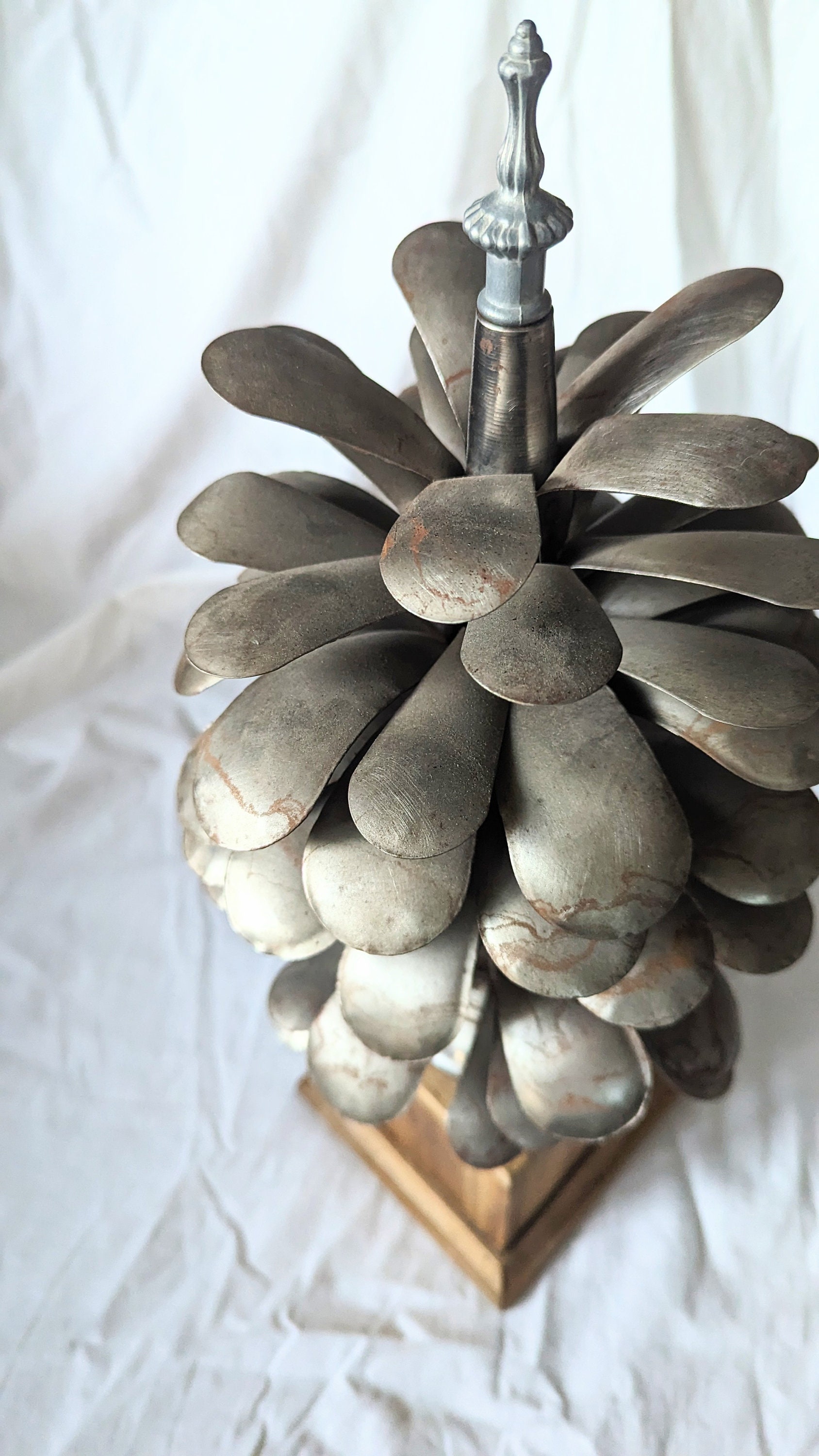 excellent quality guarantee Cast Pinecone Pinecone finial