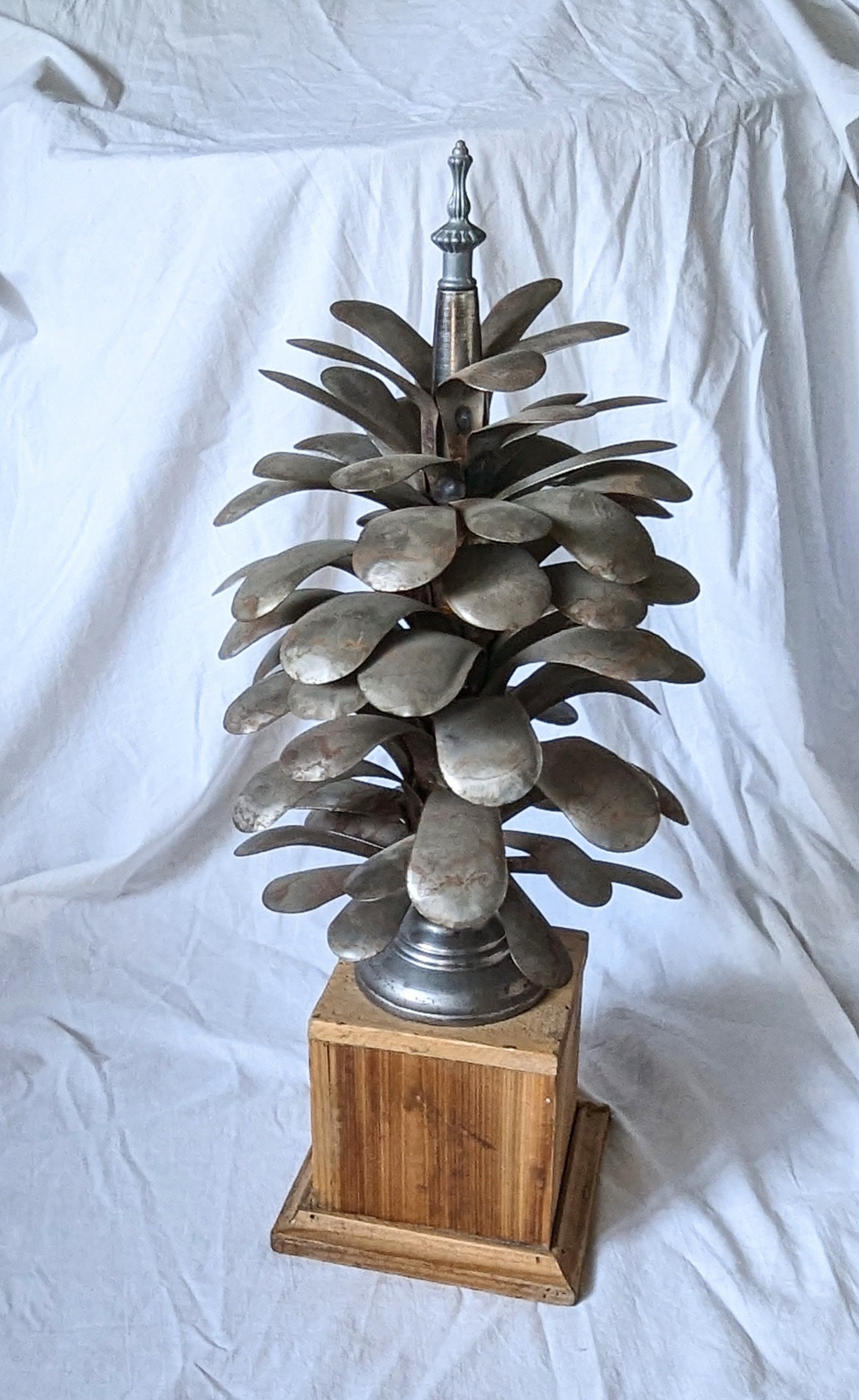 excellent quality guarantee Cast Pinecone Pinecone finial