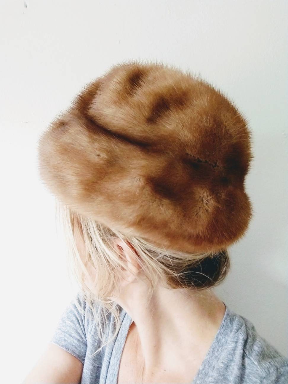 60s Fur Pillbox Hat Mink Pill Box Vintage Winter Fur Cap Peck & Peck Jackie Pillbox Hat Vintage 60s, Jackie Kennedy Winter Fur Hat  main image 4
