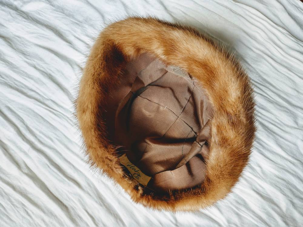 Mink Pillbox Hat Golden Brown Lined 50 display picture 3