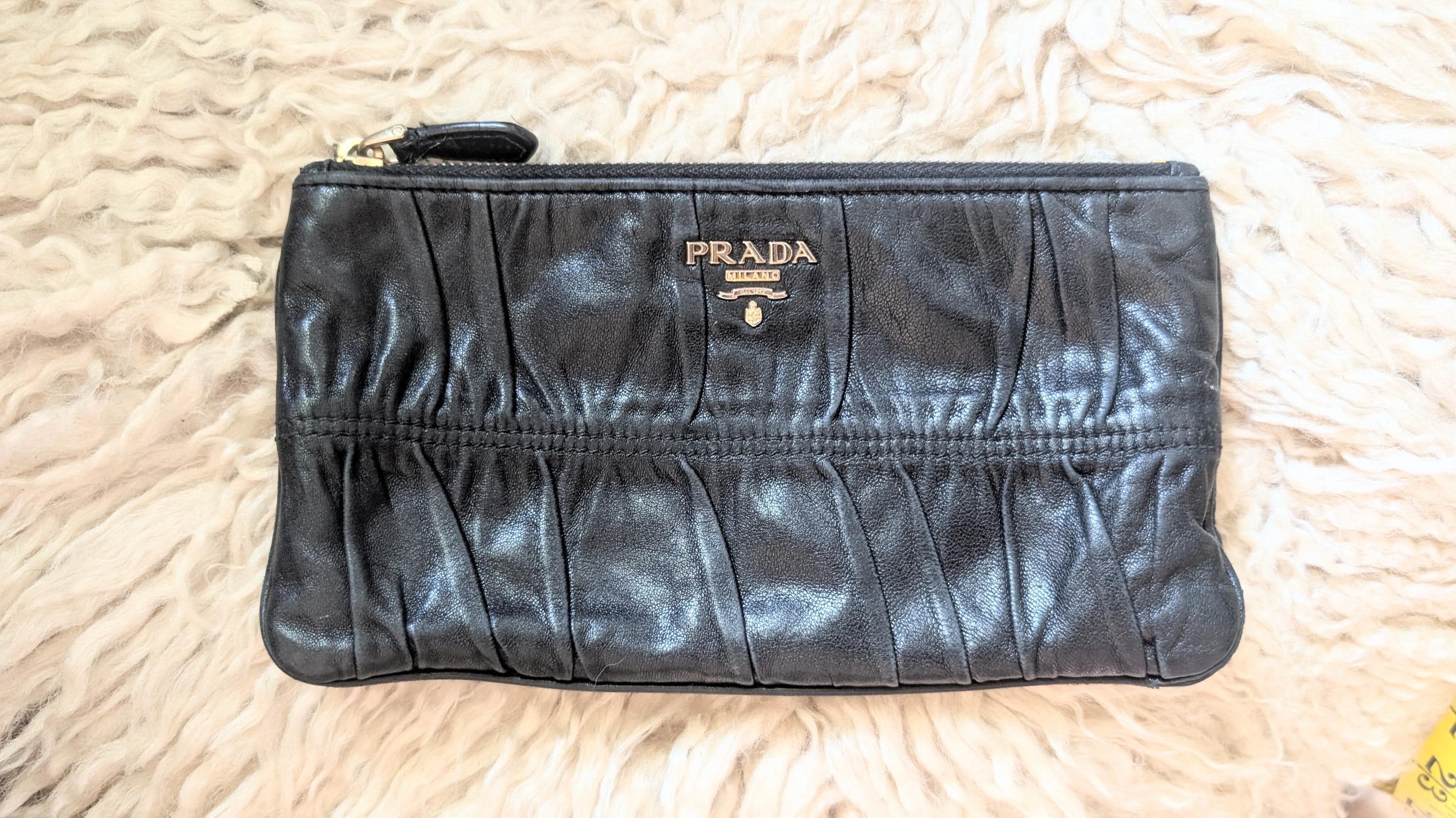 PRADA ナッパゴーフル クラッチバッグ プラダ ナッパ ゴーフル クラッチ ネロ - Etsy 日本