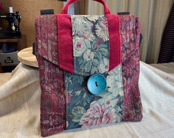 Crossbody medium flat bag with tapestry roses