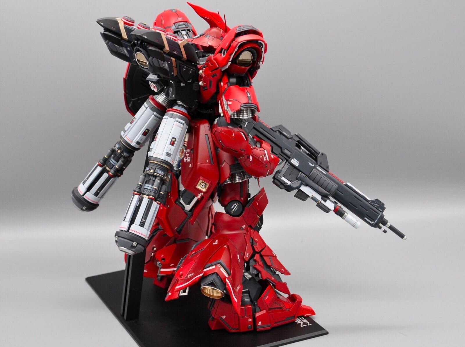 Bandai 1/100 MG Sazabi Ver. Ka W/ Infinite Dimension YJL Kit Bandai 1/100 MG Sazabi Ver. Ka W/ Infinite Dimension YJL Kit