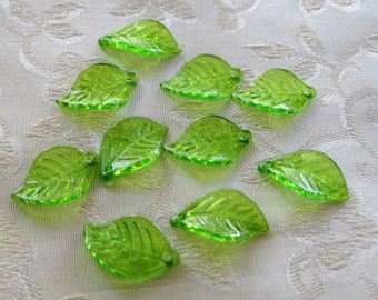 100pcs Transparent Lucite Acrylic Dark Green Leaves 17mm x 10mm 444B