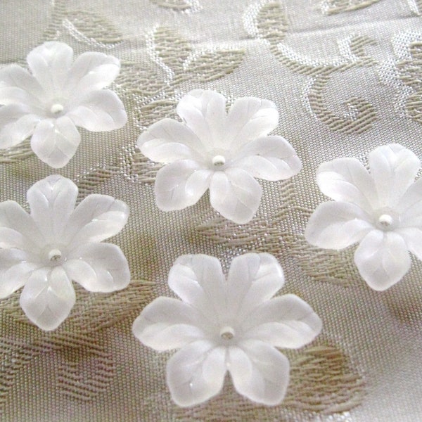 50pcs Frosted White Acrylic Lucite Flower Beads 20mm 452