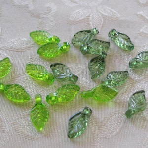 100pcs Tiny Transparent Lucite Acrylic Dark Or Lime Green Leaves 10mm x 5mm 435