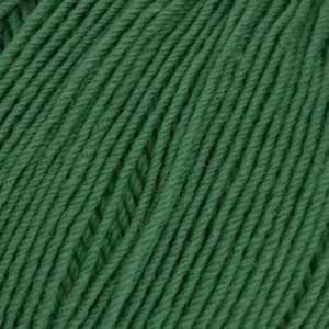 Universal Adore Yarn DK Weight Superwash Merino/Acrylic Blend Knit Crochet Weave All Fiber Arts Color Emerald Grassy Green