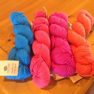 Apres Ski Worsted Yarn Wool/Nylon Blend 197 Yards Four Available Colorways Knit  Crochet Weave Felt