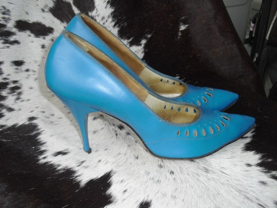 sky blue pumps heels