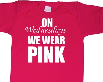 Mitwochs tragen wir rosa Säugling Bodysuit oder Kleinkind-t-shirt