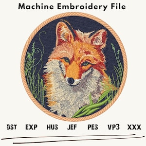 Może przedstawiać: Plik do haftowania maszynowego przedstawiający rudego lisa z białym brzuchem i czarnym nosem. Lis otoczony jest zieloną trawą i niebieskim tłem. Plik jest dostępny w formatach DST, EXP, HUS, JEF, PES, VP3 i XXX.
