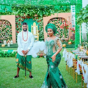 Nigerianische, afrikanische Braut und Bräutigam Brautkleider / Paare passende Outfits / traditionelle George Brautkleider / Plus Size AsoEbi / Igbo Hochzeit