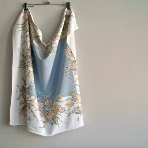 Vintage 1950s Fabric Panel, Tulip Print, Tablecloth, Curtain, for DIY Home Decor