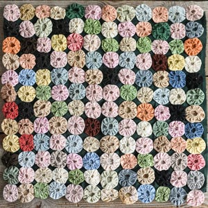 Vintage Multi Color YoYo Quilt Pillow Cover, Textile Sewing Collectibles, Farmhouse and Cottagecore Decor
