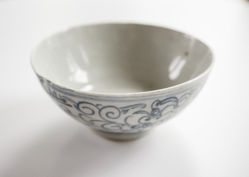 Ming Dynasty Zhangzhou Ware Blue and White Porcelain Rice Bowl, 1600s Antique Chinese Pottery image 2