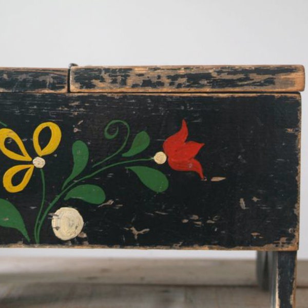 Vintage Folk Art Shoe Shine Box, Vintage Tole Work Box, Folk Art, Home Decor,