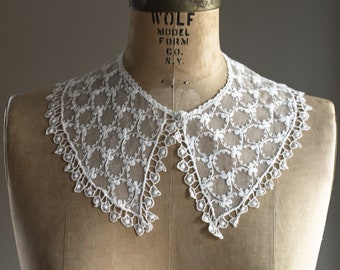 Antique Tambour Lace Collar, Vintage Women's Handmade Textile Accessory
