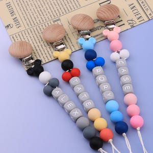Aangepaste Mickey Mouse-fopspeenclip, gepersonaliseerde naam, kraamcadeau, babycadeau jongen, meisje, must-have babyaccessoires voor nieuwe ouders
