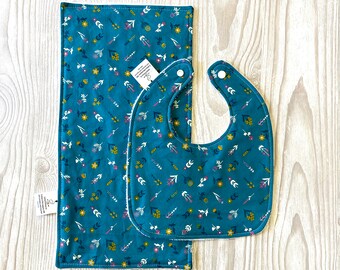 Baby Burp Cloth and Bib Gift Set, Scandi Floral bib and burp cloth, Gender Neutral Baby Gift, baby shower gift