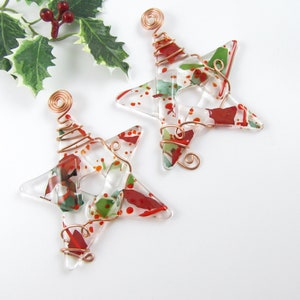 Two Christmas Stars Handmade Red and Green Glass Star Ornaments Wire wrapped Stars Fused Glass Christmas Ornament Holidy Decoration image 2
