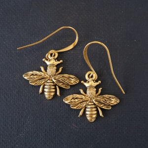 Queen Bee Earrings, Insect Jewelry, Bee Dangle, Nature Earrings, Bee Gifts, Gifts for Her, Bee Jewelry, Insect Earrings, Gold Earrings
