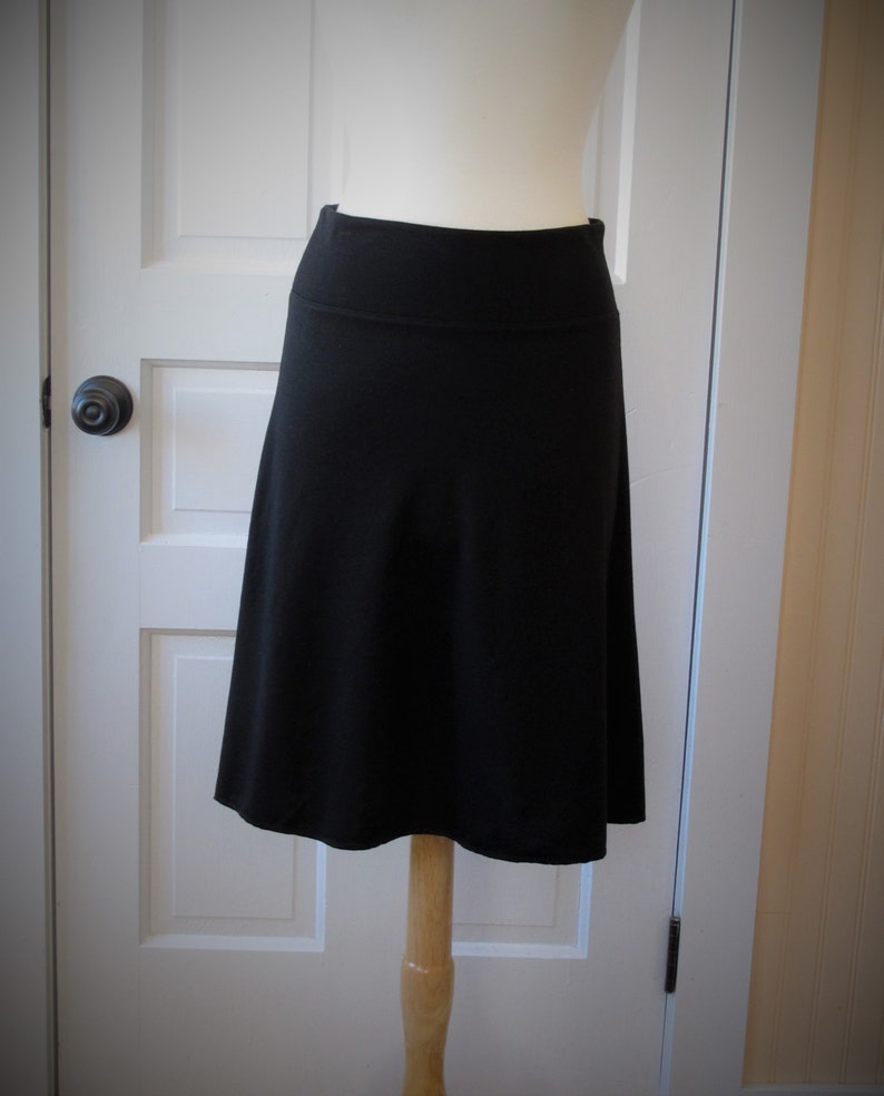 Black Size Small Jersey Knit Skirt