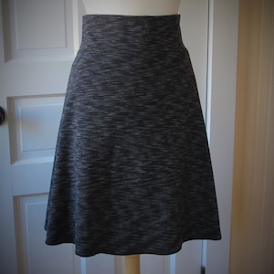 Jersey Knit Skirt A line style Black Space Dye Pattern Size Medium image 1