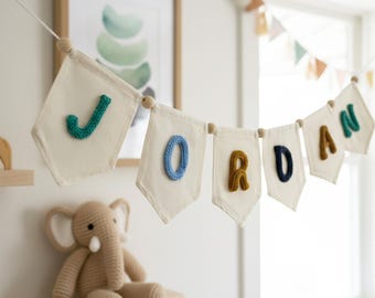 Personalisierte Garn Buchstaben Leinwand Banner, handgefertigte Kinderzimmer Dekor