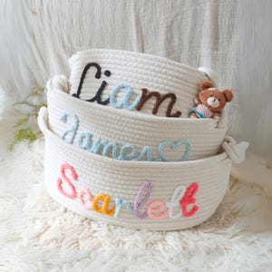 Baby-Aufbewahrungskorb mit Name, Aufbewahrungskorb für Kinderspielzeug mit Name, Babypartygeschenk-Spielzeugkorb, handgefertigter Baby-Geschenkkorb aus Baumwollseil