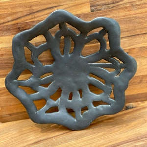 Floral Shaped Handmade Porcelain Minimalist Matte Black Bread Fruit Basket Centerpiece