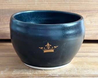 Schwarzes Gold und Silber: Geboren mit einem silbernen Löffel, einer King / Queen Bowl.