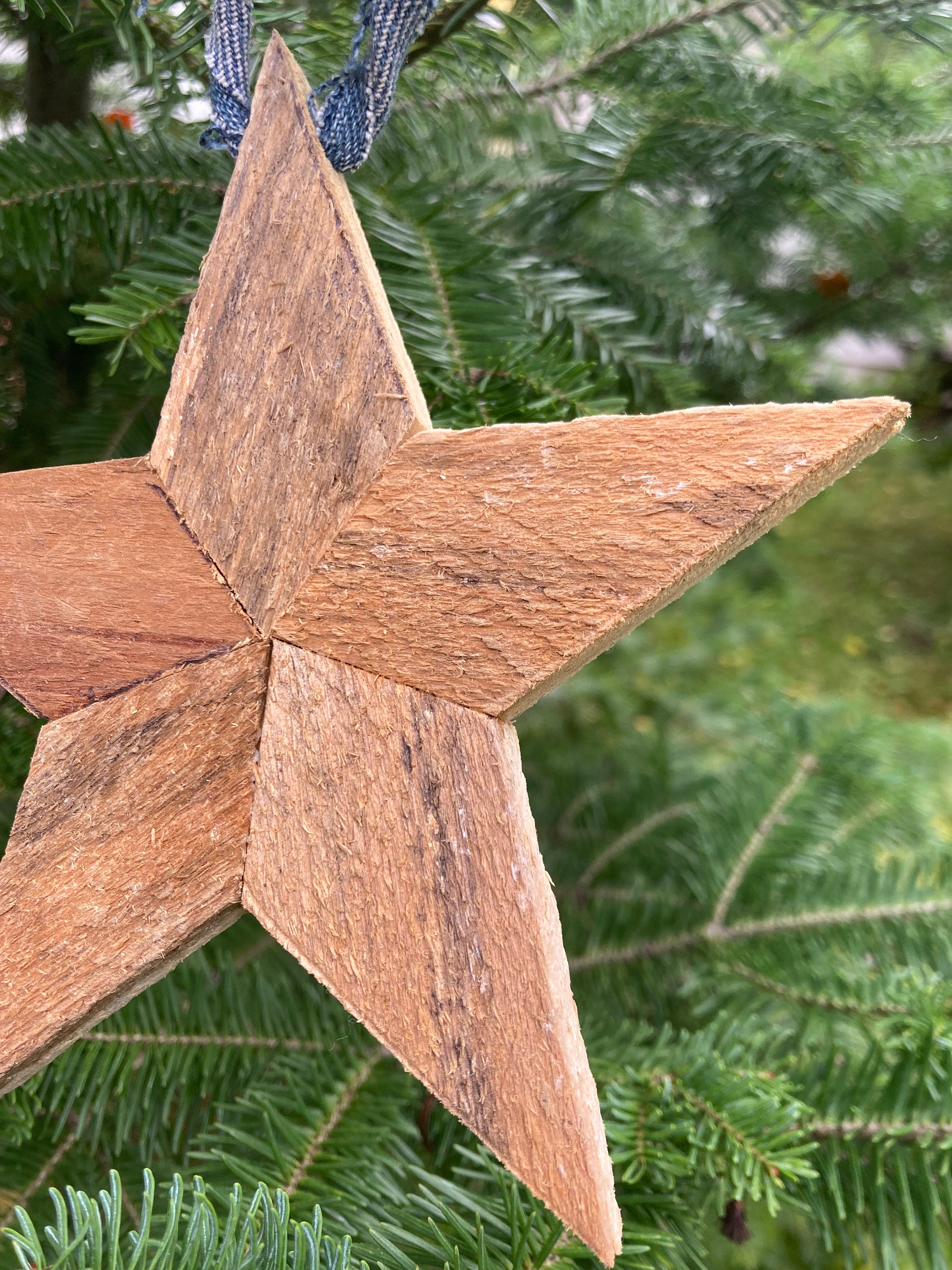 DIY Wooden Star Ornaments - DIY Huntress
