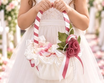 Cesta de niña de las flores color marfil con flores rosa empolvado, cesta de boda hecha a mano, decoración para la ceremonia nupcial.