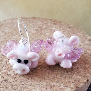 Animals--Pigs do Fly glass lampwork earrings