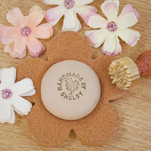 Timbro in ceramica personalizzato con fiore, timbro in ceramica personalizzato, timbro in argilla con iniziale, timbro in argilla in ottone, regalo per ceramisti