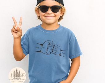 Gepersonaliseerde Fist Bump T-shirts, bijpassend vaderdagcadeau voor broer of zus, kindernamen, shirt grappig vader, bijpassende comfortabele familiekleuren