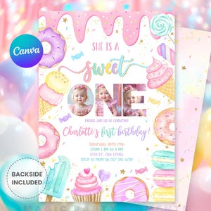 以下が含まれることがあります： パステルカラーの誕生日招待状。「SHE IS A sweet ONE」と「Charlotte's first birthday!」の文字。ドーナツ、アイスクリーム、お菓子などのイラストがデザインされています。招待状には赤ちゃんの写真も含まれています。