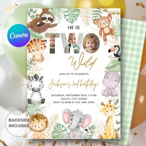 Puede incluir: Una invitación de cumpleaños con temática de jungla para un niño de dos años. La invitación presenta ilustraciones de animales como un perezoso, un mono, un tigre y una cebra. El texto dice "He is Two Wild" e incluye los detalles de la fiesta.