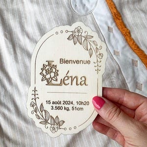 Carte de bienvenue en bois personnalisée