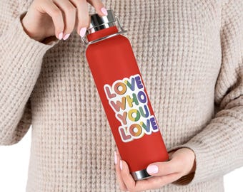Garrafa Térmica com Cores do Orgulho LGBTQ: Ame Quem Você Ama