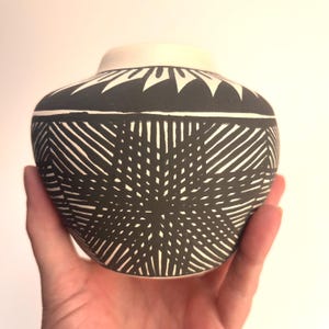Vintage Vase Seed Pot/Jar Acoma Pueblo Pottery New Mexico Native American Ceramic Art