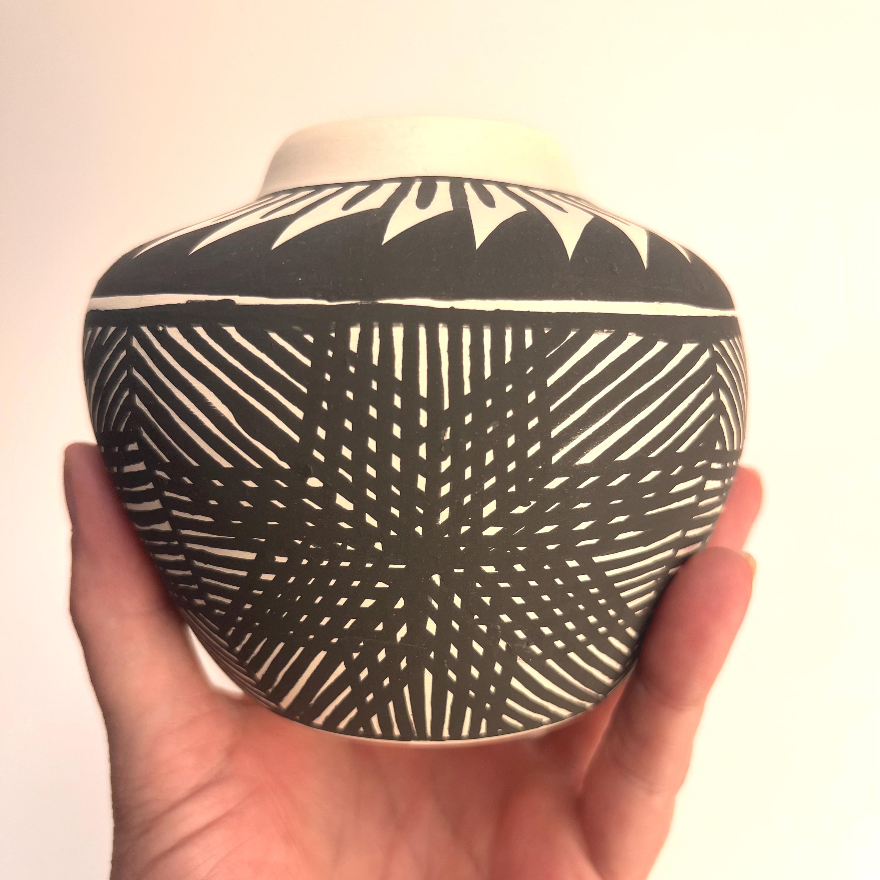 Native American Acoma Seed Pot - Etsy