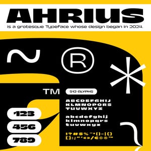 Op de afbeelding: Een grafisch ontwerp met het lettertype "Ahrius" in verschillende gewichten, van Black tot Extra-Light. Het ontwerp bevat de tekst "AHRIUS" en voorbeelden van glyphs, cijfers en symbolen. De achtergrond is geel en zwart.