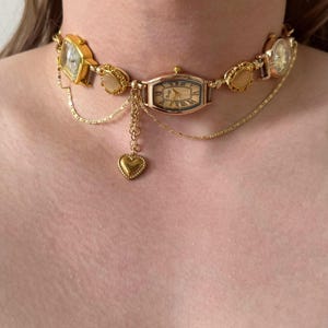Guldfärgad Charm 2Watch Choker med Layered Chain och Heart Dangle, Vintage Watch Smycken, Handgjort Statement Halsband för Djärva Looks