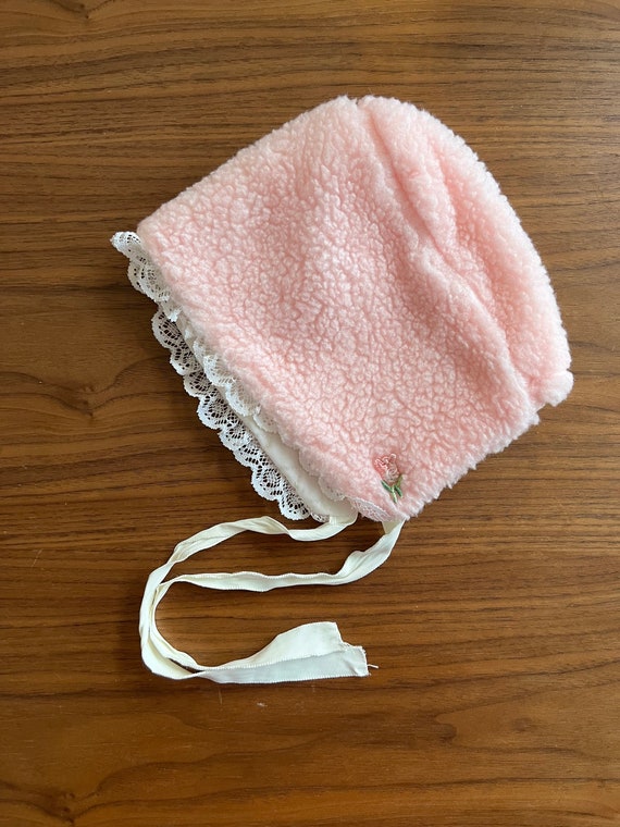 Sweet 60s Pale Pink Fleece Baby bonnet