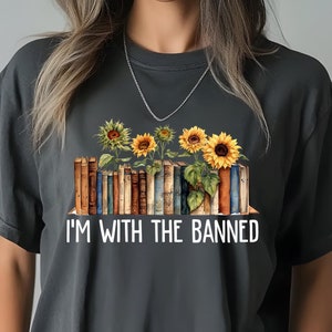 Komfort Farben Ich stehe bei dem verbotenen Shirt, verbotene Bücher T-Shirt, Geschenk für Buchliebhaber, Lese- und Bibliothekar-Shirt, Vintage-Stil T-Shirt