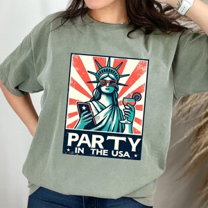 Comfort Colors Party In The USA Shirt, Womens 4th of July Outfit, Retro USA Graphic Tee, Fourth of July Shirt, 4th of July Graphic Tee