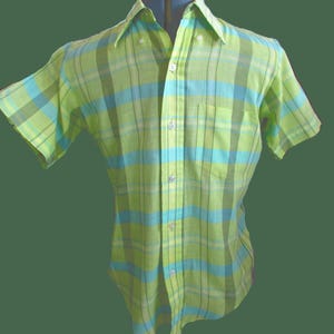 Camisa vintage de hombre de los años 60, a cuadros verde primaveral, manga corta, mezcla de algodón**Desplácese hacia abajo para obtener más detalles.
